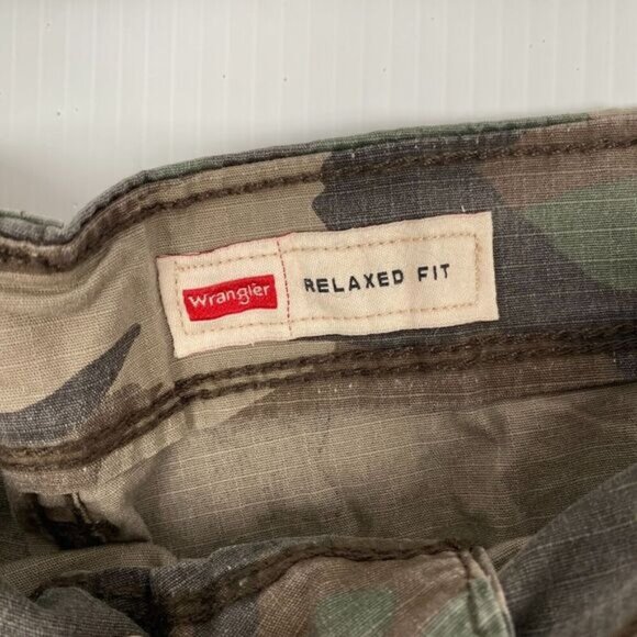 Men's Wrangler Camo Cargo Shorts  Stretch Relaxed Fit Tech Pocket size 46 new - Picture 15 of 16